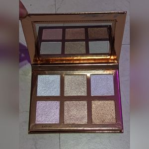 Ace beauty glow, highlighter pallet.
